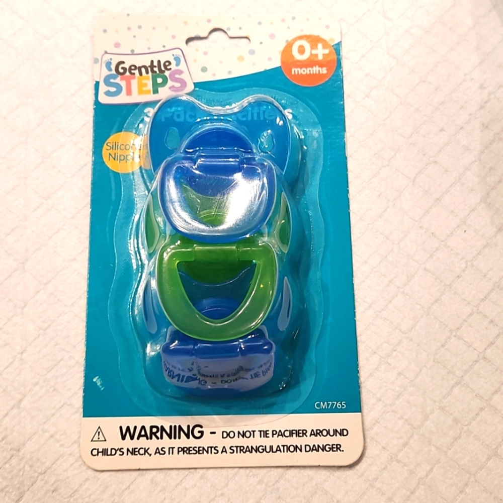 NEW GENTLE STEPS BOYS 3 PACK PACIFIERS BPA FREE SIZE O+ SILICONE NIPPLES
